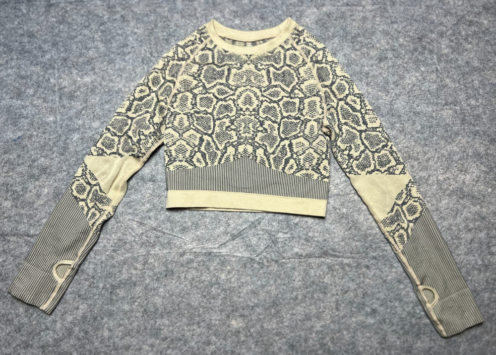 Maxxim Cobra Print Long Sleeve Workout Top Size X-Large Cropped Athleisure Top